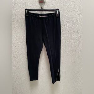 ❤️‍🔥3/$27❤️‍🔥Black Leggings with Ankle Zipper - Size M - EUC